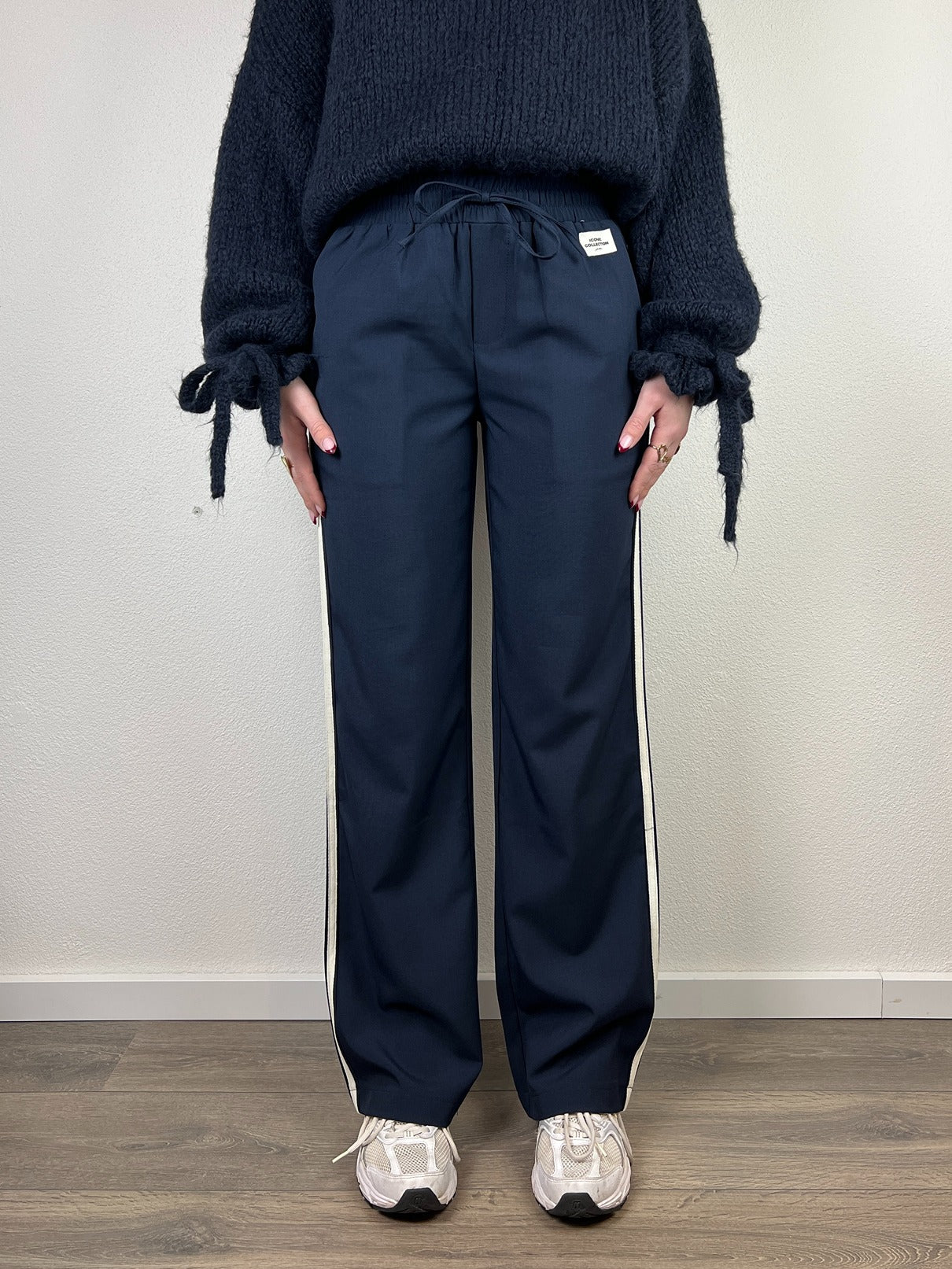 Iconic Straight Leg Pants | Navy